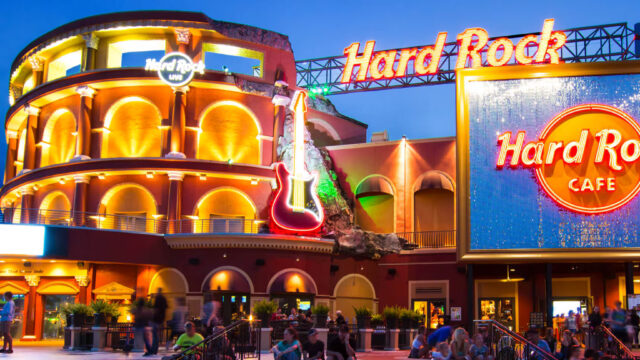 cw-hard-rock-cafe-orlando-exterior-a